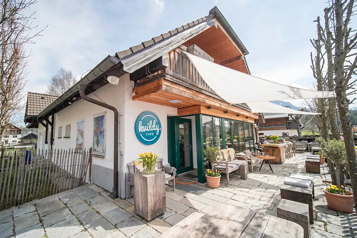 Prodej rodinného domu 408 m², pozemek 773 m²